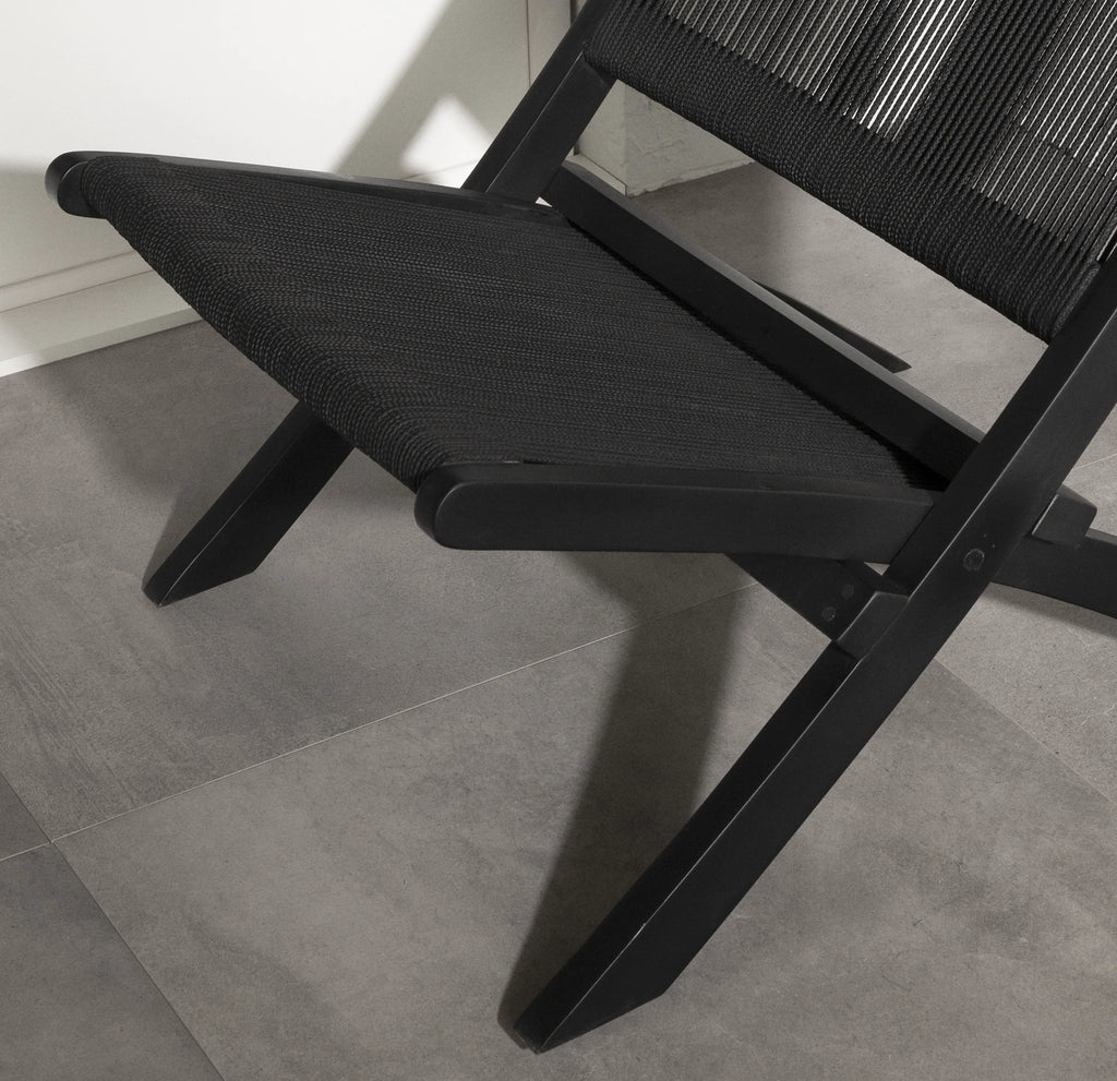 Black Chair F305