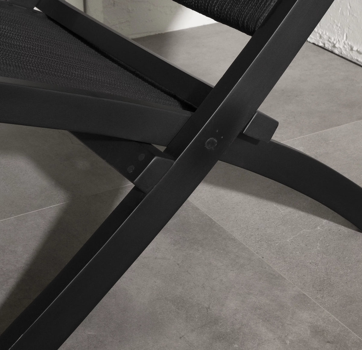Black Chair F305
