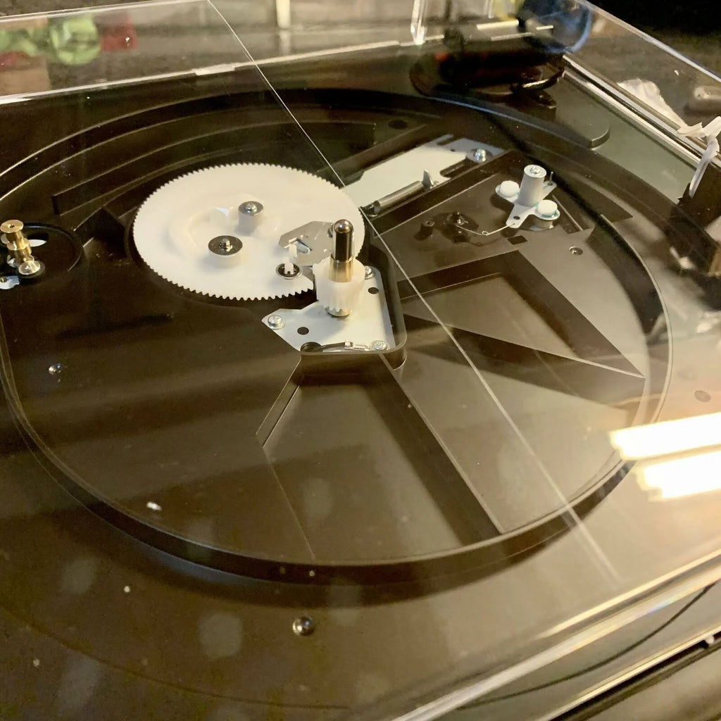 Black Fully Automatic Belt-Drive Stereo Turntable C3016
