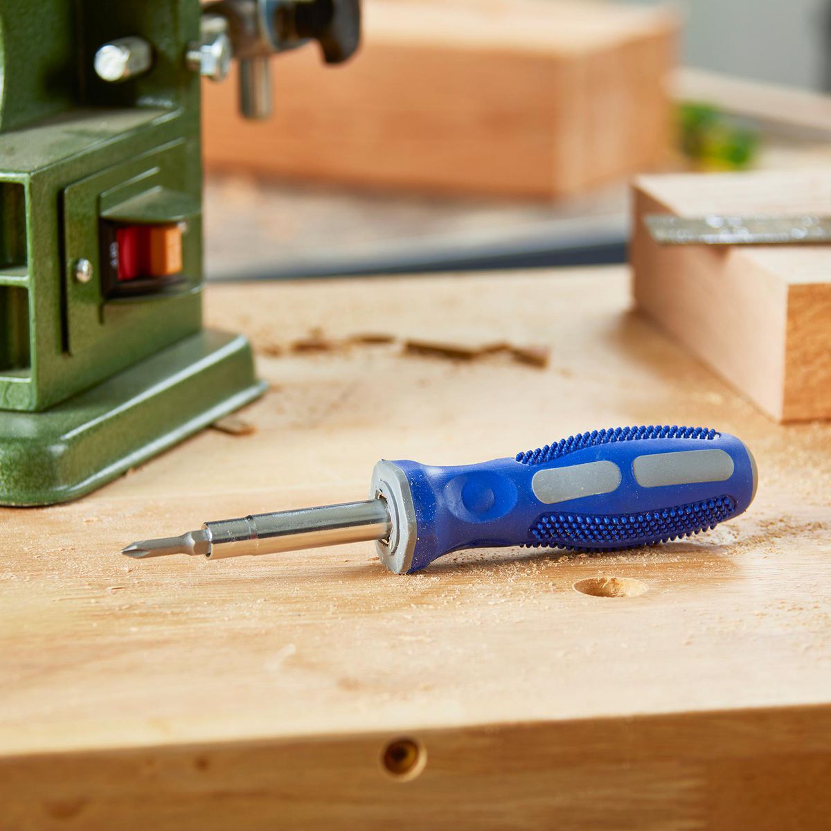 6-in-1 Screwdriver Nut Driver Z642