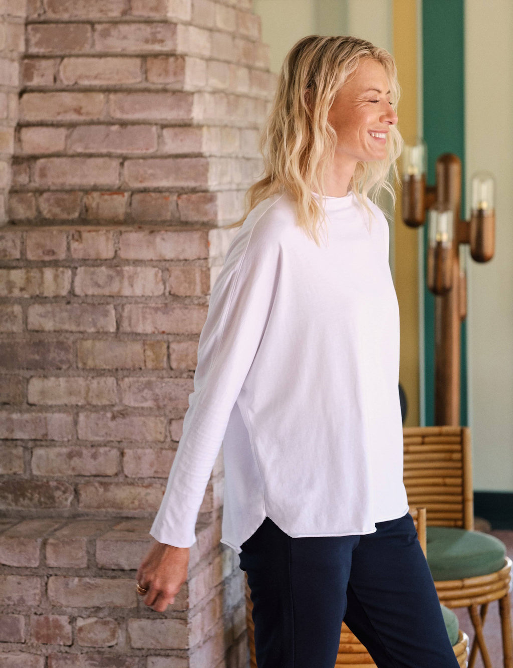 White Long-Sleeve Funnel Neck Capelet Tee Y762264