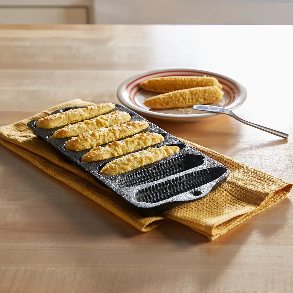 Black Pre-Seasoned Cast Iron Cornbread Baking Tray L453