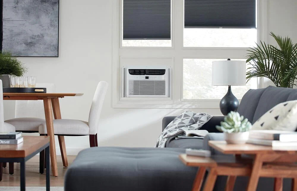 8,000 BTU Window-Mounted Air Conditioner S32121