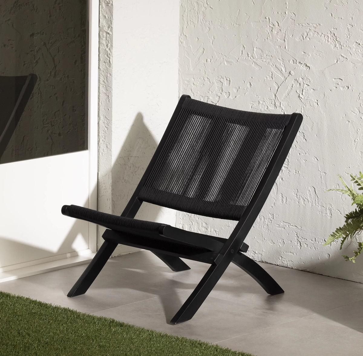 Black Chair F305