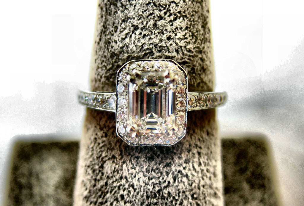 Emerald Shape Diamond and Round Diamond Engagement Ring N5481