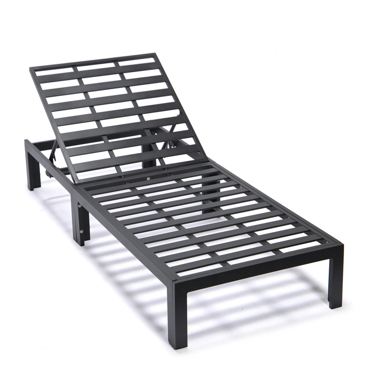 Aluminum Outdoor Lounge Chair with Beige Cushions S772520