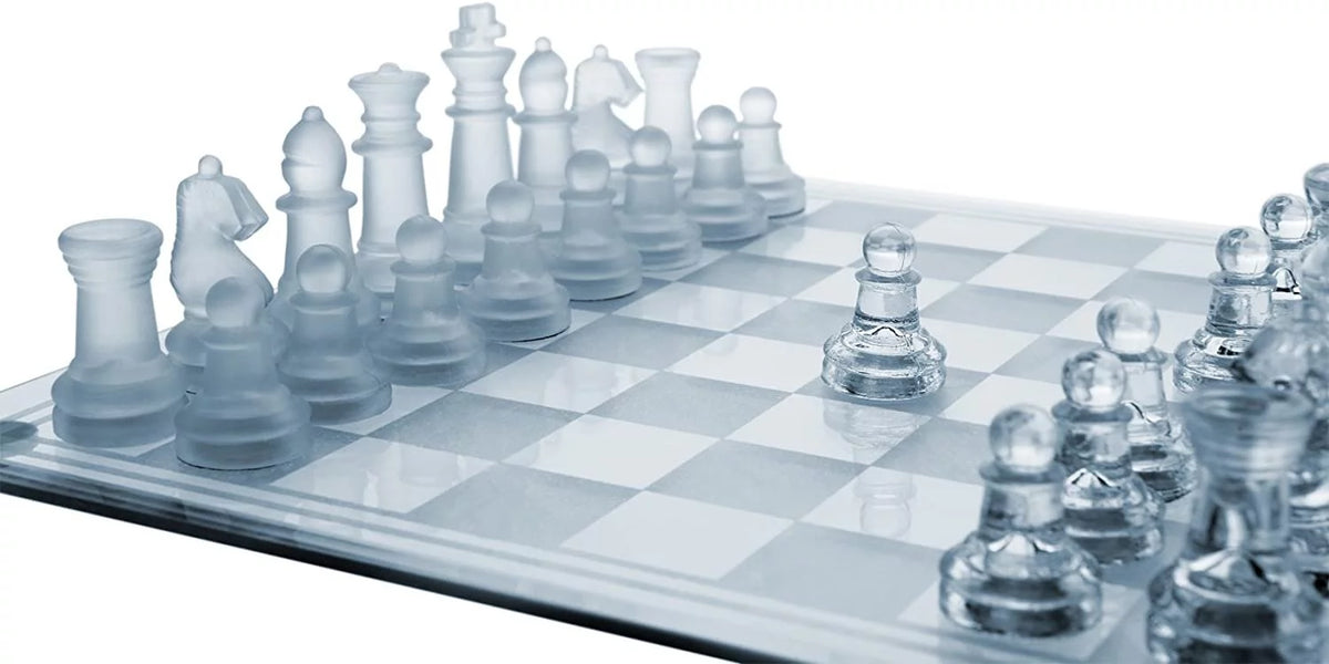 12 inch Glass Chess Set with 32 Frosted Clear Pieces U86479