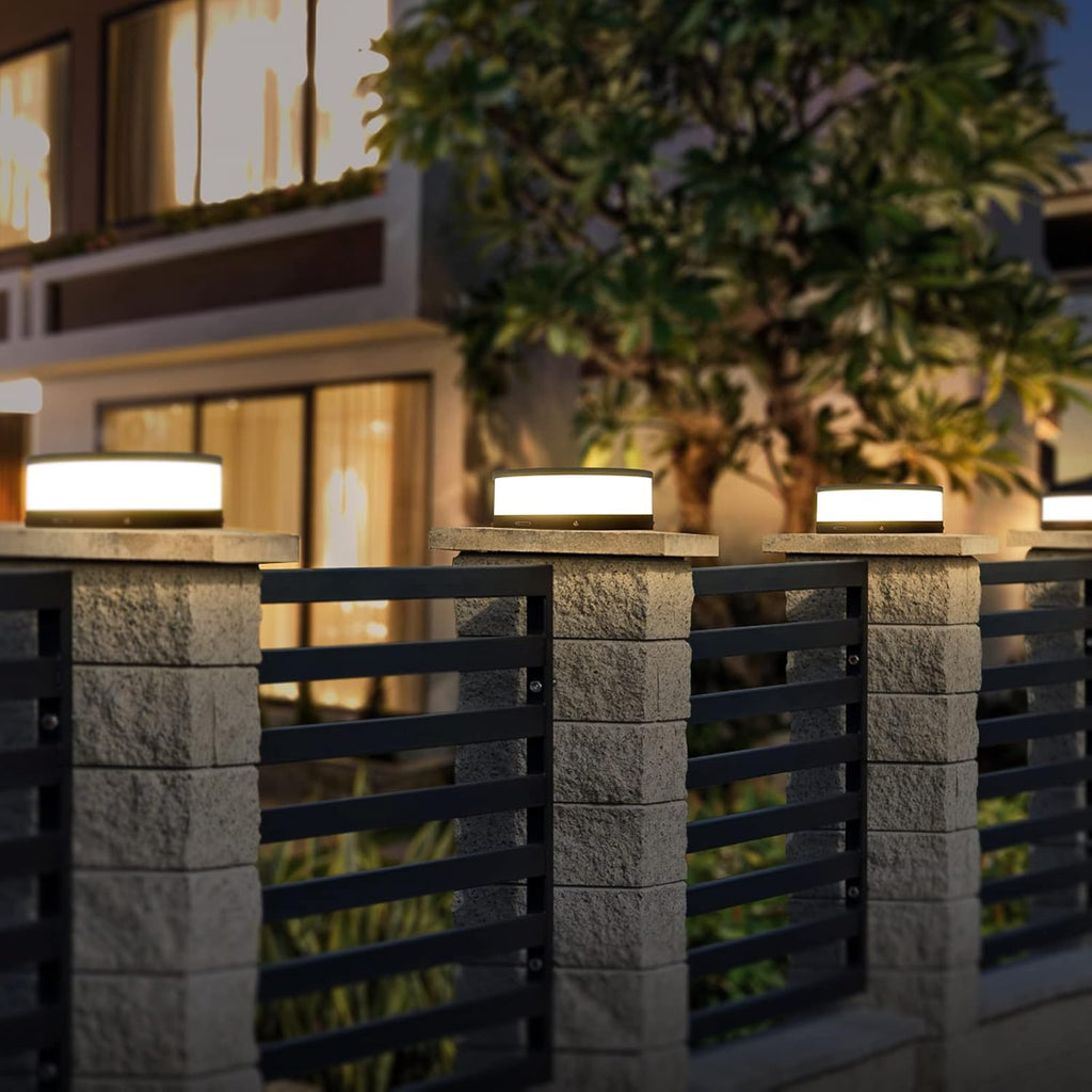 Outdoor Solar Post Cap Light N366