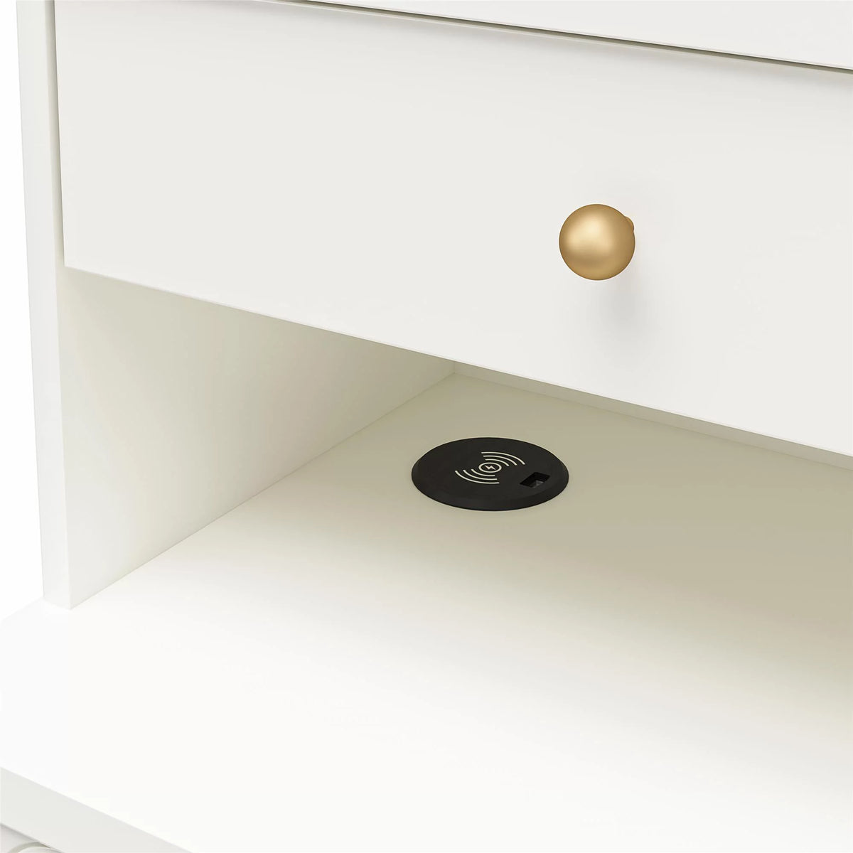 White 4 Drawer Dresser with Hutch P658352