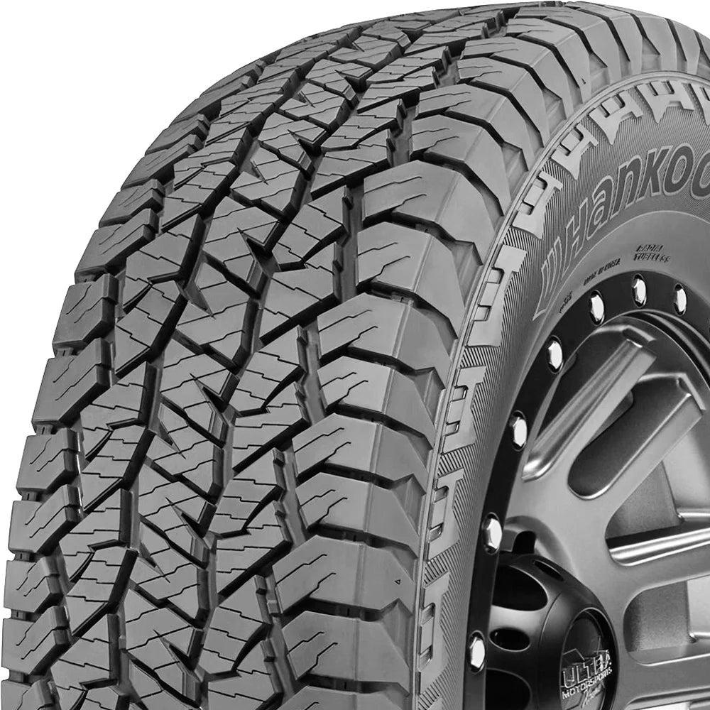 255/70R18 113T Tire C904