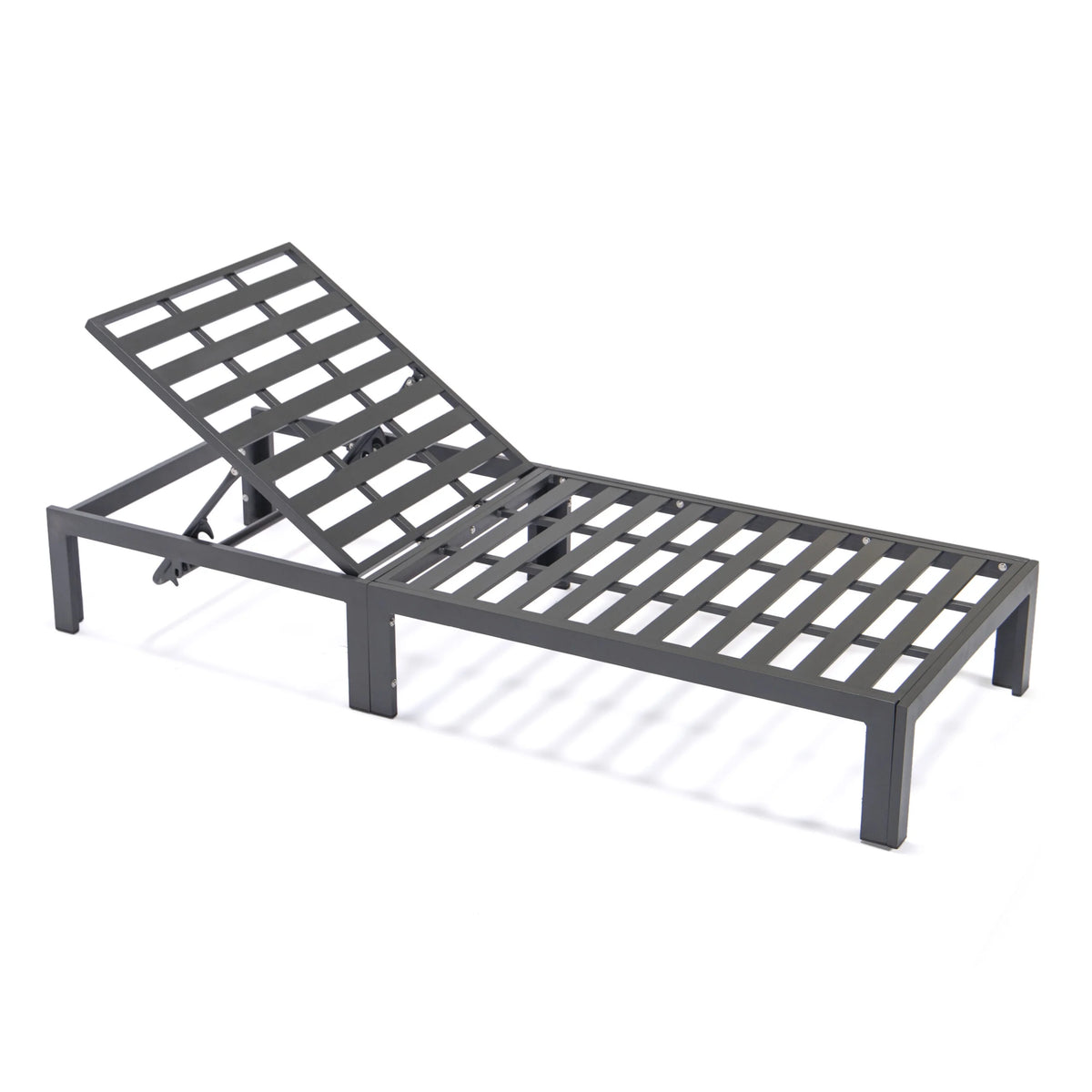 Aluminum Outdoor Lounge Chair with Beige Cushions S772520