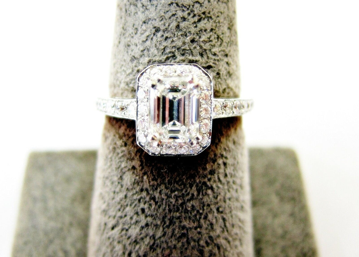 Emerald Shape Diamond and Round Diamond Engagement Ring N5481